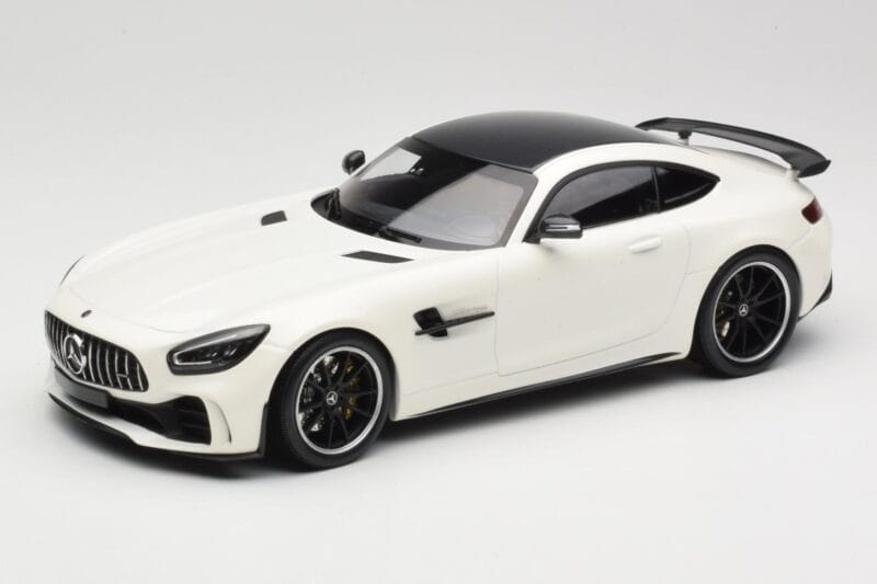 Mercedes AMG GT R C190 Bílý Metalíza Minichamps 1:18 155036028 Kov