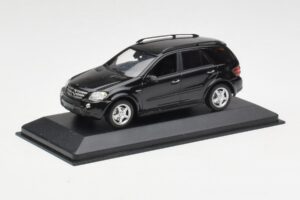 Mercedes AMG ML 63 W164 Černý Minichamps 1:43 400037670 Kov – obrázek 2 z 4