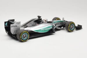 Mercedes AMG Petronas W06 Hybrid #44 L. Hamilton F1 World Champion 2015 Minichamps 1:18 186150044 Kov – obrázek 2 z 6
