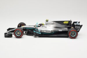 Mercedes AMG Petronas W08 V. Rossi Ride Swap Valencia December 2019 Minichamps 1:18 110191746 Kov – obrázek 3 z 6