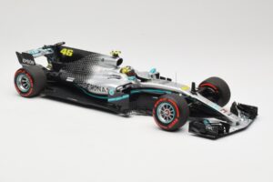 Mercedes AMG Petronas W08 V. Rossi Ride Swap Valencia December 2019 Minichamps 1:18 110191746 Kov – obrázek 4 z 6