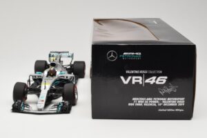 Mercedes AMG Petronas W08 V. Rossi Ride Swap Valencia December 2019 Minichamps 1:18 110191746 Kov – obrázek 6 z 6