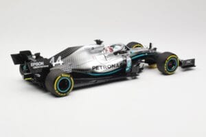 Mercedes AMG Petronas W10 #44 L. Hamilton Winner Chinese GP 2019 Minichamps 1:18 110190344 Kov – obrázek 2 z 6