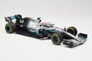 Mercedes AMG Petronas W10 #44 L. Hamilton Winner Chinese GP 2019 Minichamps 1:18 110190344 Kov – obrázek 4 z 6
