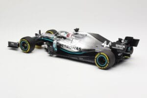 Mercedes AMG Petronas W10 #44 L. Hamilton Winner Chinese GP 2019 Minichamps 1:18 110190344 Kov – obrázek 5 z 6