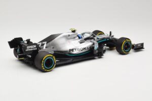 Mercedes AMG Petronas W10 #77 V. Bottas Winner USA GP 2019 Minichamps 1:18 110191877 Kov – obrázek 2 z 6