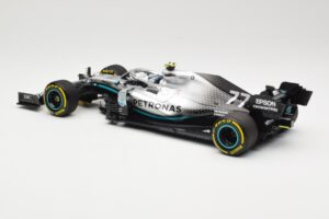 Mercedes AMG Petronas W10 #77 V. Bottas Winner USA GP 2019 Minichamps 1:18 110191877 Kov – obrázek 5 z 6