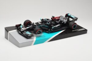 Mercedes AMG Petronas W12 E Performance #44 L. Hamilton Bahrain GP 2021 Minichamps 1:18 113210144 Kov – obrázek 2 z 6
