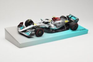 Mercedes AMG Petronas W13 E Performance #44 L. Hamilton 2022 Minichamps 1:18 113220044 Kov – obrázek 2 z 6
