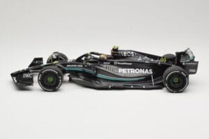 Mercedes AMG Petronas W14 E Performance #44 L. Hamilton Bahrain GP 2023 Minichamps 1:18 110230144 Kov – obrázek 3 z 6