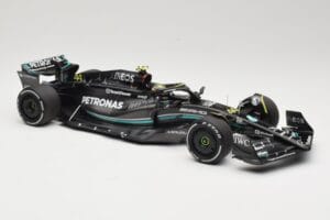 Mercedes AMG Petronas W14 E Performance #44 L. Hamilton Bahrain GP 2023 Minichamps 1:18 110230144 Kov – obrázek 4 z 6