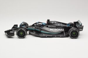 Mercedes AMG Petronas W14 E Performance #63 G. Russell Australian GP 2023 Minichamps 1:18 110230363 Kov – obrázek 3 z 6
