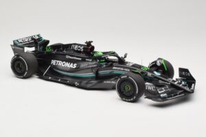 Mercedes AMG Petronas W14 E Performance #63 G. Russell Bahrain GP 2023 Minichamps 1:18 110230163 Kov – obrázek 4 z 6