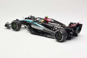 Mercedes AMG Petronas W15 E Performance #44 L. Hamilton 2024 Minichamps 1:18 110240144 Kov – obrázek 3 z 6