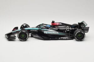 Mercedes AMG Petronas W15 E Performance #63 G. Russell Winner Austrian GP 2024 Minichamps 1:18 110241163 Kov – obrázek 3 z 6