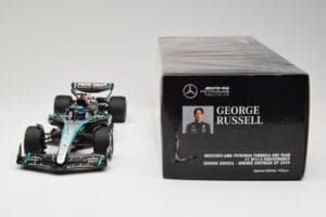 Mercedes AMG Petronas W15 E Performance #63 G. Russell Winner Austrian GP 2024 Minichamps 1:18 110241163 Kov – obrázek 6 z 6