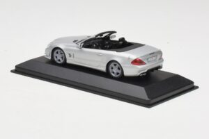 Mercedes AMG SL63 R230 Stříbrný Minichamps 1:43 B66960018-R Kov – obrázek 3 z 4
