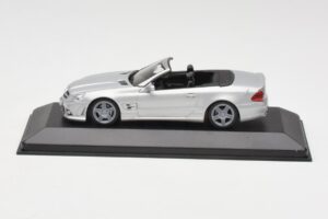 Mercedes AMG SL63 R230 Stříbrný Minichamps 1:43 B66960018-R Kov
