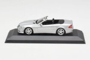 Mercedes AMG SL63 R230 Stříbrný Wheels Type 2 Minichamps 1:43 SL63001 Kov