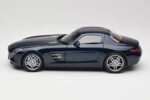 Mercedes SLS AMG C197 Blue Metallic Minichamps 1:18 180039021 Kov – obrázek 4 z 8