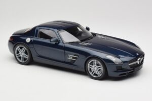 Mercedes SLS AMG C197 Blue Metallic Minichamps 1:18 180039021 Kov – obrázek 6 z 8