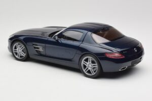 Mercedes SLS AMG C197 Blue Metallic Minichamps 1:18 180039021 Kov – obrázek 7 z 8
