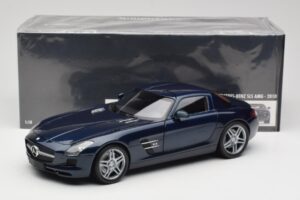 Mercedes SLS AMG C197 Blue Metallic Minichamps 1:18 180039021 Kov – obrázek 8 z 8