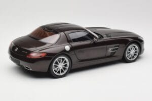 Mercedes AMG SLS C197 Brown Metallic Minichamps 1:18 100039028 Kov – obrázek 3 z 8