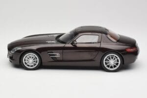 Mercedes AMG SLS C197 Brown Metallic Minichamps 1:18 100039028 Kov – obrázek 4 z 8