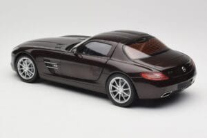 Mercedes AMG SLS C197 Brown Metallic Minichamps 1:18 100039028 Kov – obrázek 7 z 8