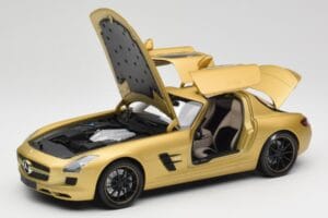 Mercedes AMG SLS C197 Zlatý Minichamps 1:18 100039024 Kov – obrázek 2 z 8