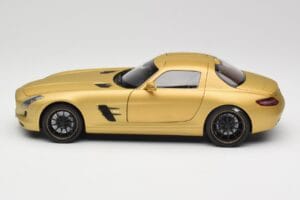 Mercedes AMG SLS C197 Zlatý Minichamps 1:18 100039024 Kov – obrázek 4 z 8