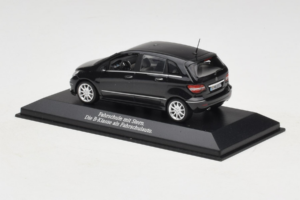 Mercedes B-Class W245 Autoškola Černý Minichamps 1:43 MB005 Kov – obrázek 3 z 4