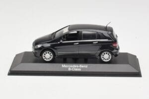 Mercedes B-Class W245 Cosmos Black Minichamps 1:43 B66962218 Kov