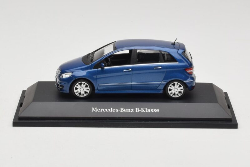 Mercedes B-Class W245 Lotus Blue Metallic Minichamps 1:43 B66962407 Kov