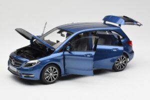 Mercedes B-Class W246 Lotus Modrý Metalíza Norev 1:18 B66961410 Kov – obrázek 2 z 8