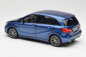 Mercedes B-Class W246 Lotus Modrý Metalíza Norev 1:18 B66961410 Kov – obrázek 7 z 8