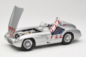 Mercedes 300 SLR W196S #722 S. Moss / D. Jenkinson Mille Miglia Winner 1955 Maisto 1:18 536887 Kov – obrázek 2 z 8