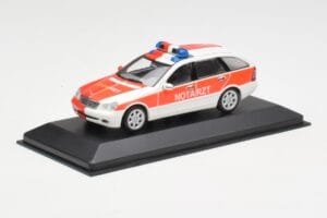 Mercedes C-Class S203 Notarzt Minichamps 1:43 430030190 Kov – obrázek 2 z 4