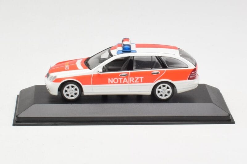 Mercedes C-Class S203 Notarzt Minichamps 1:43 Mercedes C-Class S203 Notarzt Minichamps 1:43 430030190 Kov