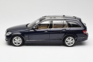 Mercedes C-Class S204 T-Modell Tanzanite Modrý AUTOart 1:18 B66962352 Kov – obrázek 4 z 8