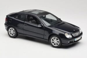 Mercedes C-Class Sports Coupe CL203 Modrý Maisto 1:18 B66962124 Kov – obrázek 6 z 8