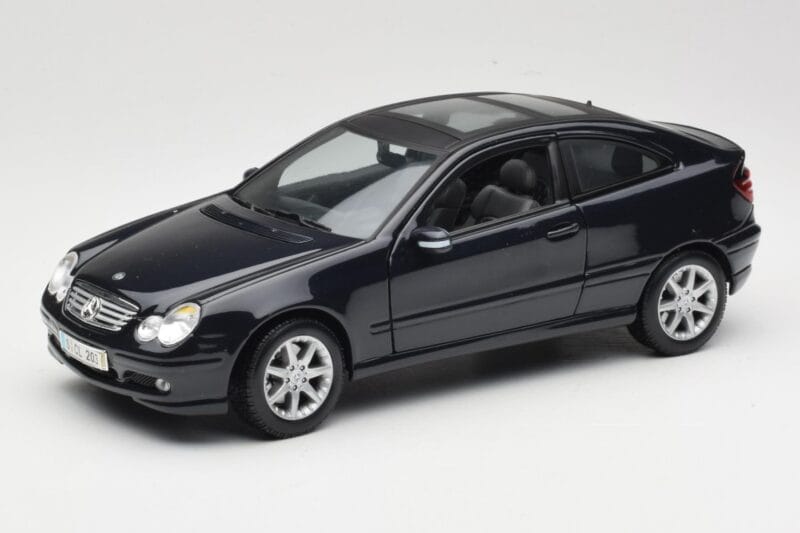 Mercedes C-Class Sports Coupe CL203 Modrý Maisto 1:18 B66962124 Kov