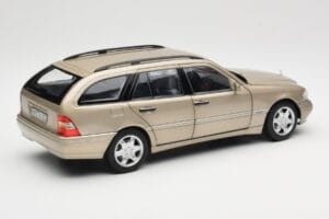 Mercedes C-Class T-Model W202 Smoke Silver Norev 1:18 183388 Kov – obrázek 3 z 8