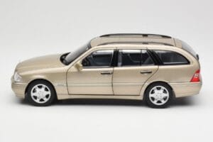 Mercedes C-Class T-Model W202 Smoke Silver Norev 1:18 183388 Kov – obrázek 5 z 8