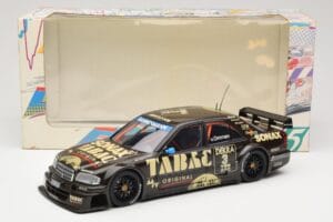 Mercedes C-Class W202 #3 J. van Ommen AMG Mercedes Team DTM 1995 UT Models 1:18 180953303 Kov – obrázek 8 z 8