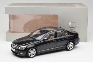 Mercedes C-Class W204 Avantgarde Obsidian Černý AUTOart 1:18 76264-R1 Kov – obrázek 8 z 8