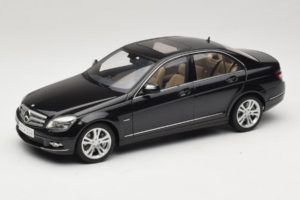 Mercedes C-Class W204 Obsidian Black AUTOart 1:18 B66962367 Kov