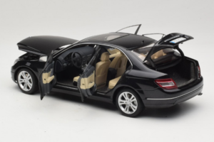 Mercedes C-Class W204 Obsidian Black AUTOart 1:18 B66962367 Kov – obrázek 5 z 8