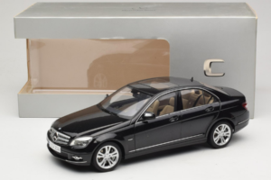 Mercedes C-Class W204 Obsidian Black AUTOart 1:18 B66962367 Kov – obrázek 8 z 8